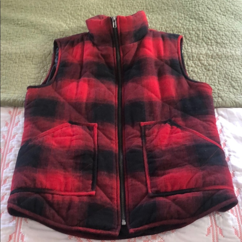Buffalo plaid vest- size small